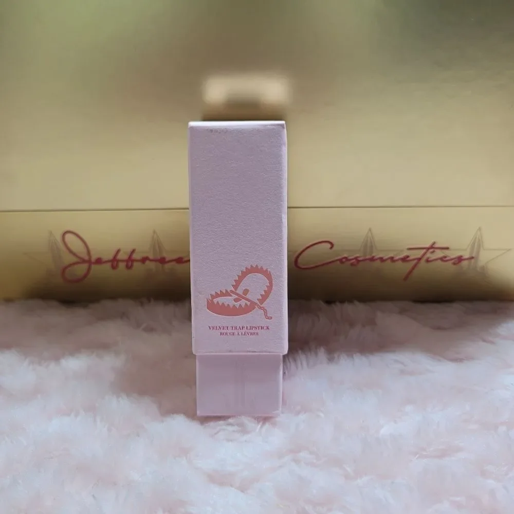 New Jeffree Star Velvet Trap - Grave Digger